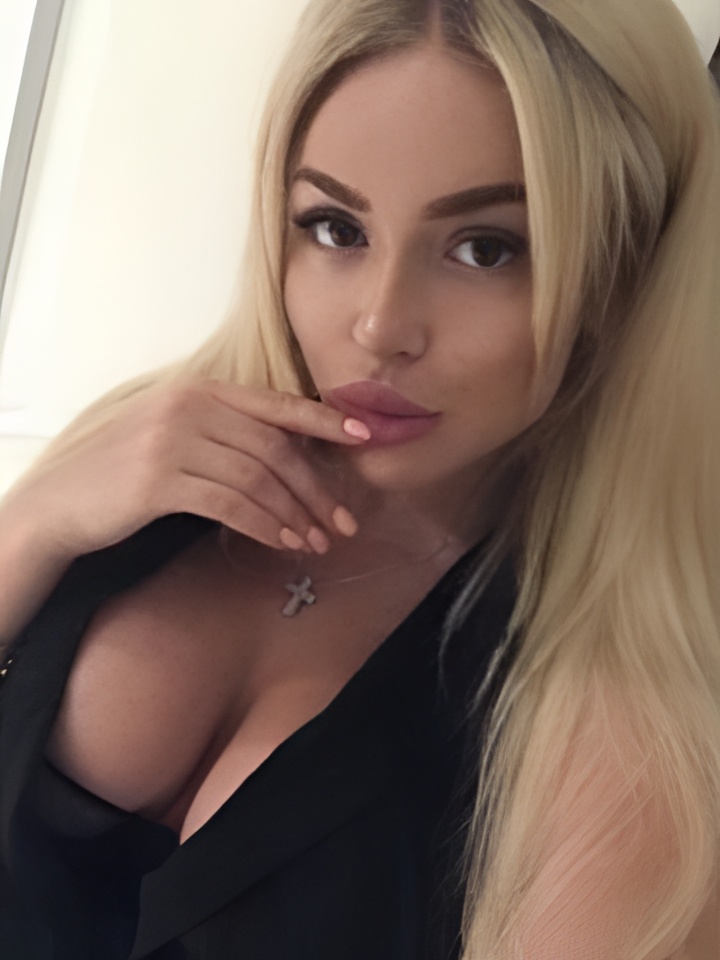 Леля привлекальеная девушка из Брянки цена от 1500 руб