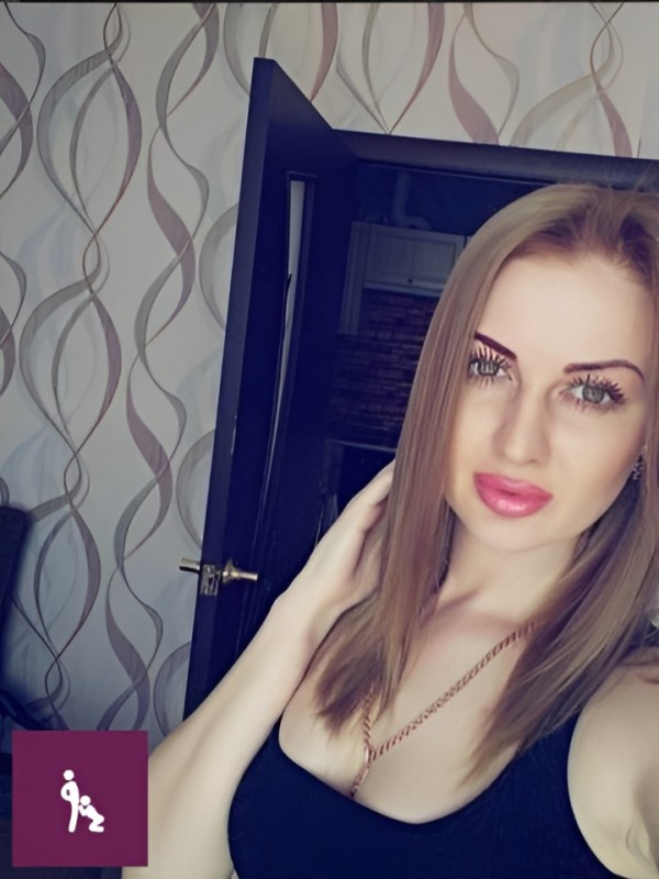 Кира привлекательная девушка из Брянки цена от 3000 руб