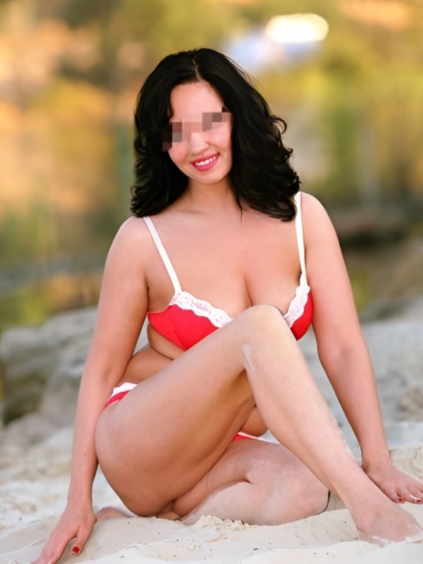 Регина привлекательная девушка из Брянки цена от 3000 руб