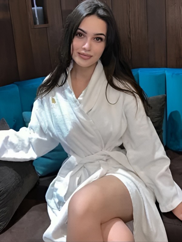 Ульяна привлекательная девушка из Брянки цена от 2500 руб