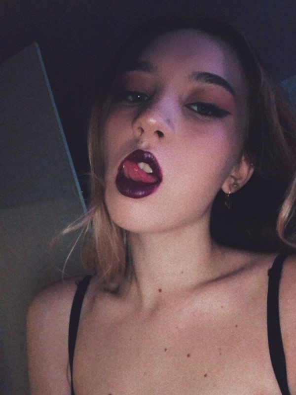 Инга привлекательная девушка из Брянки цена от 3500 руб