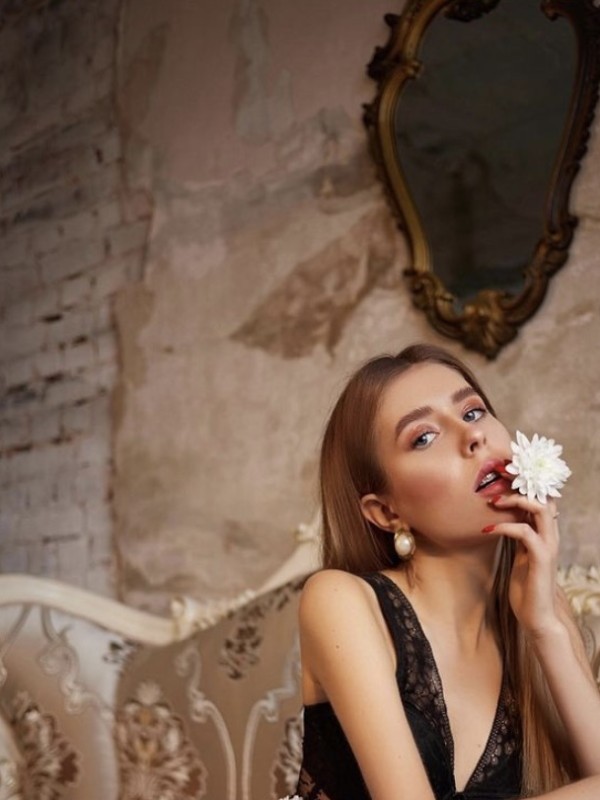 🎥 Ольга привлекательная девушка из Брянки цена от 3500 руб