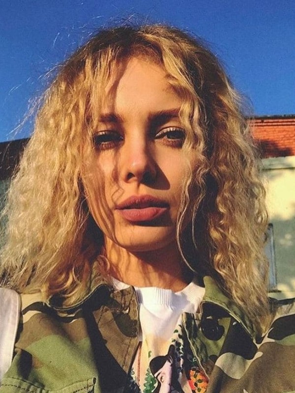 🎥 Лия привлекательная девушка из Брянки цена от 5000 руб